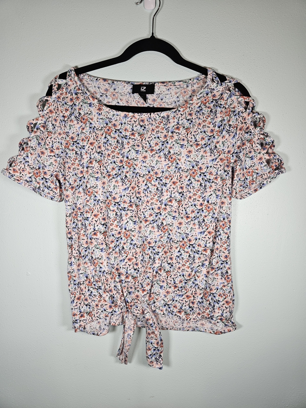 IZ BYER Floral Blouse in Pink & Blue Size Medium